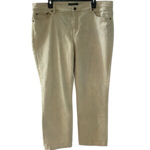 Lauren Jeans Co jeans
Ralph Lauren ivory 5 pocket
Size 18 W women’s